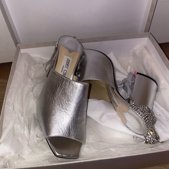 JIMMY CHOO
Baia 100 crystal-embellished metallic leather mules (SILVER) - Picture 6 of 10